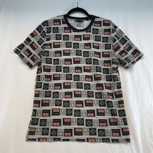 Nintendo Controller Graphic T-shirt Black Red Men’s Size Medium